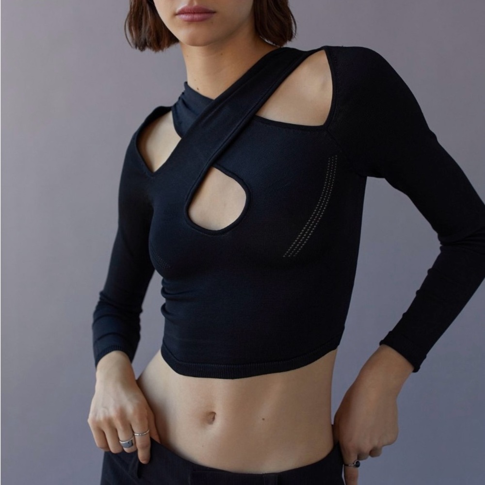 Black Cutout Long-Sleeve Crop Top